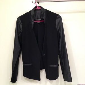 NWOT Bloomingdale’s Cashmere Blazer